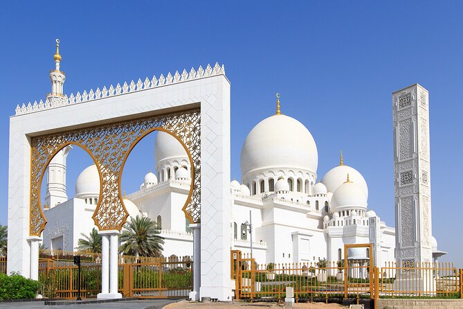 Sheikh Zayed Mosque Half Day Tour in Abu Dhabi - Chandeliers, carpet, and the indoor visit