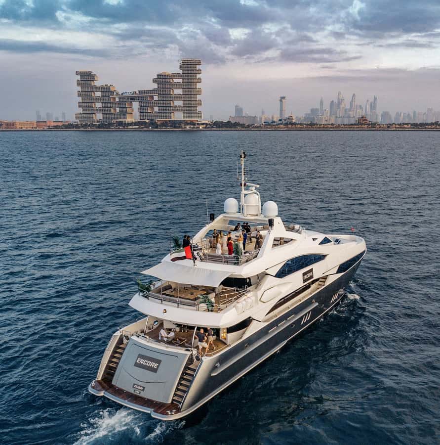 Sunseeker Superyacht: VIP Dinner, Premium Drinks& Live Music - The three-hour route and Dubai skyline