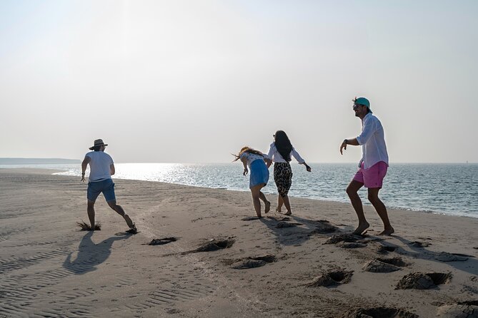 Sunset Corniche Cruise - 2 hours trip - What the private format adds