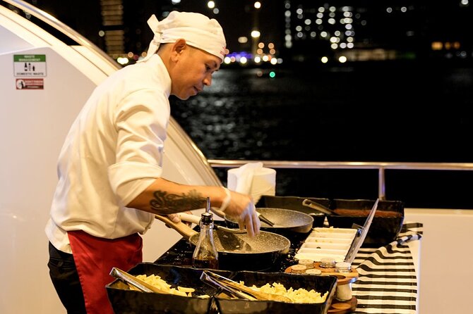 Superyacht Experience in Dubai with Dinner and Live Music - Boarding at Dubai Harbour at 9 p.m.