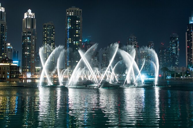 Traditional Abra Ride and Dubai Fountain Show at Burj Lake - Who will enjoy this 30-minute ride