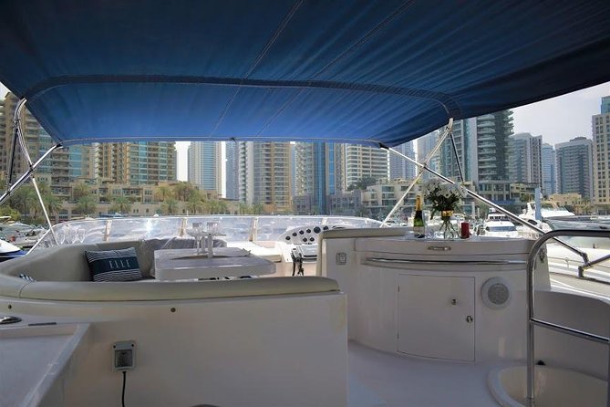 Yacht Trip Dubai : Book 56 ft Premium Yacht up to 21 people - The sail-shaped Burj Al Arab