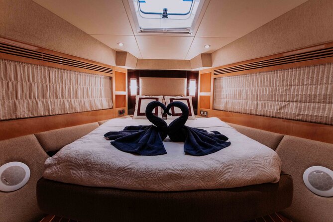 Yacht Trip Dubai : Book 56 ft Premium Yacht up to 21 people - What is included onboard